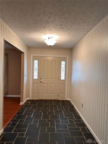 140 Outerview Drive, Xenia, OH 45385