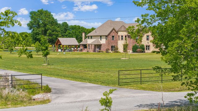 13033 E 580 Road, Inola, OK 74036