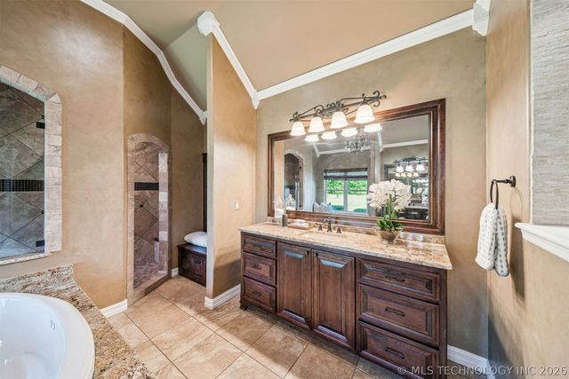 13033 E 580 Road, Inola, OK 74036