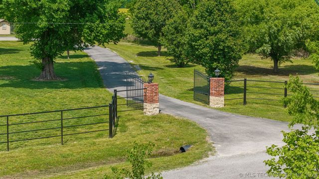 13033 E 580 Road, Inola, OK 74036