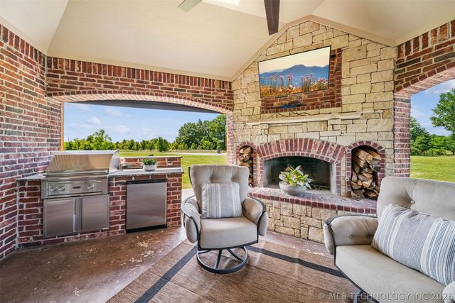 13033 E 580 Road, Inola, OK 74036