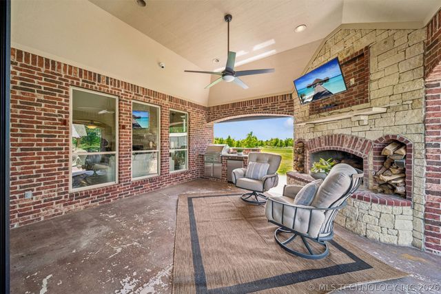 13033 E 580 Road, Inola, OK 74036