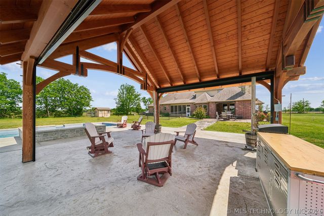 13033 E 580 Road, Inola, OK 74036