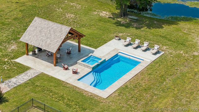 13033 E 580 Road, Inola, OK 74036