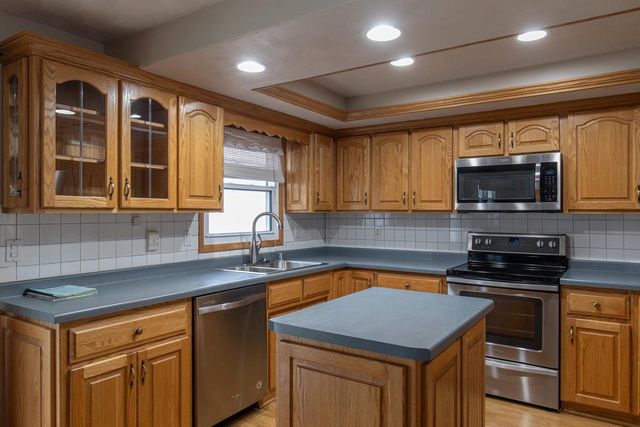 354 WELHOUSE DRIVE, Kimberly, WI 54136