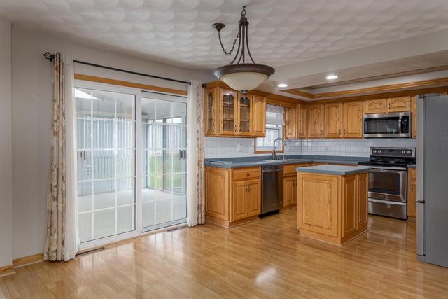 354 WELHOUSE DRIVE, Kimberly, WI 54136