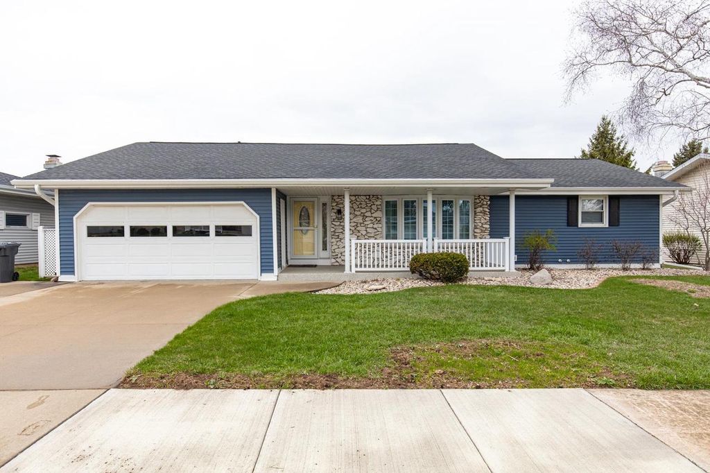 354 WELHOUSE DRIVE, Kimberly, WI 54136