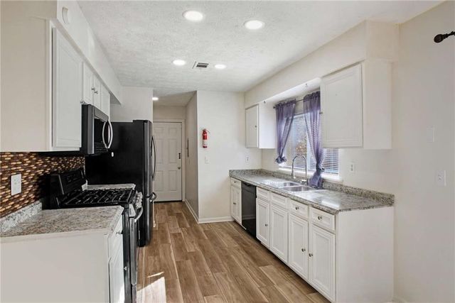 158 Ashwood Court, Riverdale, GA 30274