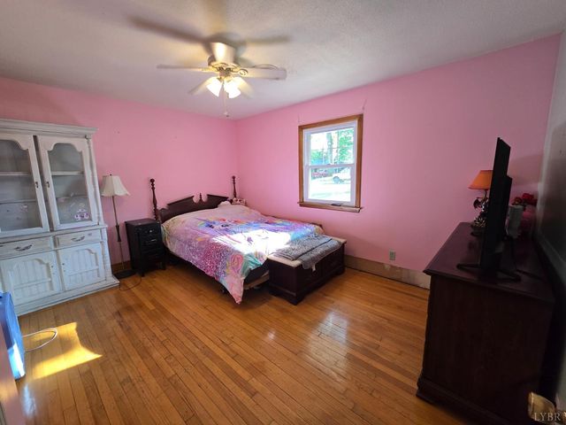 1540 Oakwood Street, Bedford, VA 24523