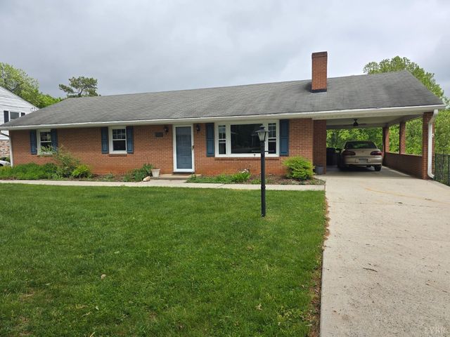 1540 Oakwood Street, Bedford, VA 24523