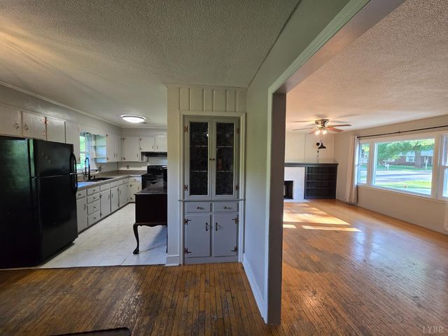 1540 Oakwood Street, Bedford, VA 24523