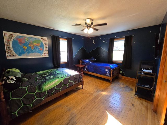 1540 Oakwood Street, Bedford, VA 24523