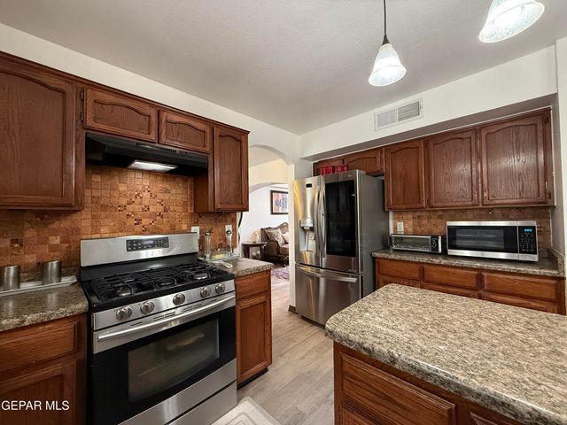 14177 SPANISH POINT Drive, El Paso, TX 79938