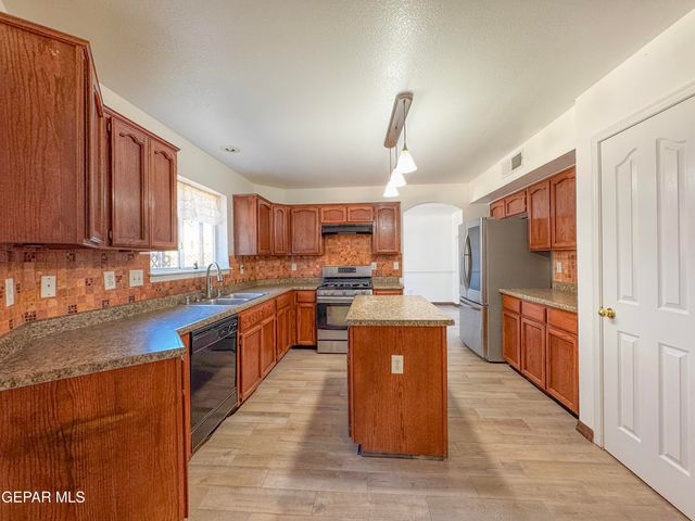 14177 SPANISH POINT Drive, El Paso, TX 79938