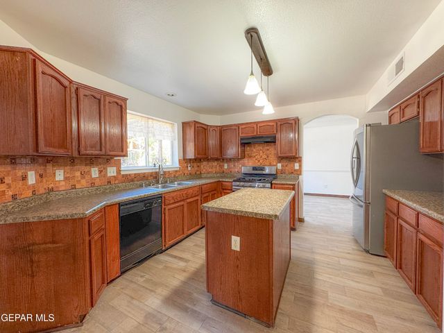 14177 SPANISH POINT Drive, El Paso, TX 79938