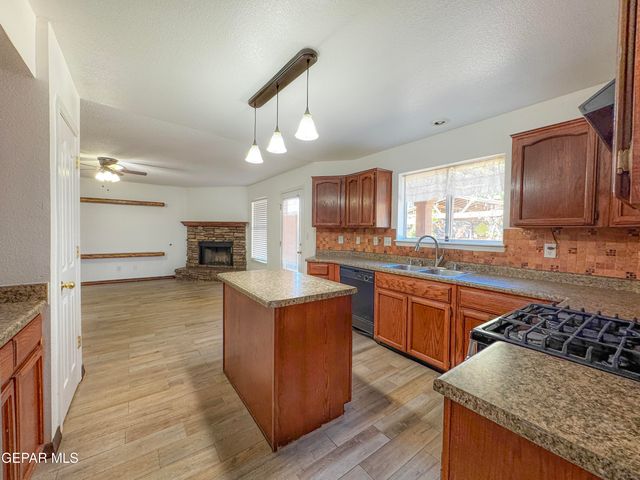 14177 SPANISH POINT Drive, El Paso, TX 79938