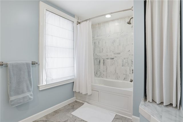 8361 State Route 5 And 20, West Bloomfield, NY 14469