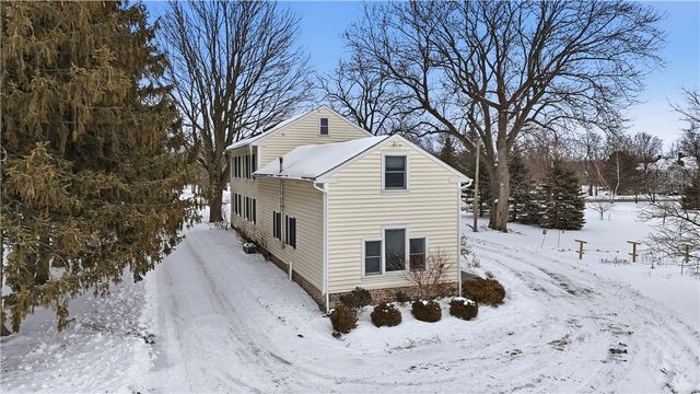 8361 State Route 5 And 20, West Bloomfield, NY 14469