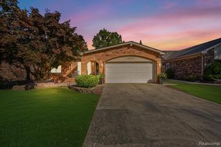 16729 White Plains Drive, Macomb, MI 48044