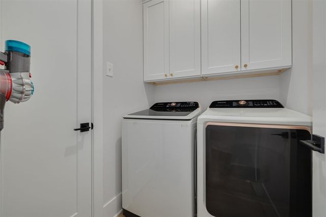 233 8TH STREET N, St Petersburg, FL 33701