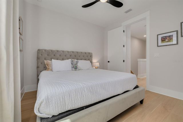 233 8TH STREET N, St Petersburg, FL 33701