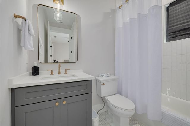 233 8TH STREET N, St Petersburg, FL 33701