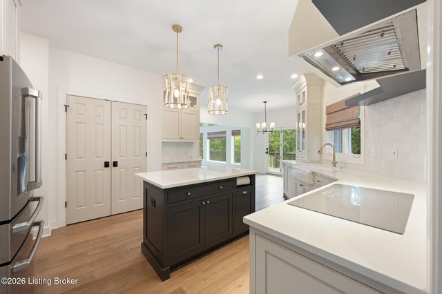 5909 Old Cedar Ct, Prospect, KY 40059