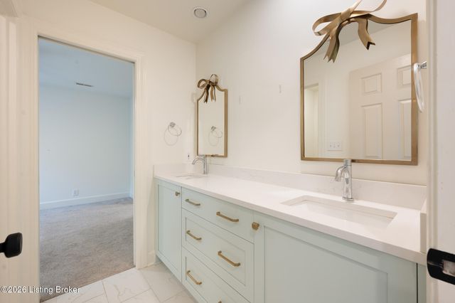 5909 Old Cedar Ct, Prospect, KY 40059