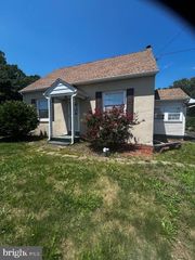 3330 PRICETOWN RD, Fleetwood, PA 19522