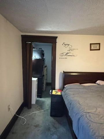 236 N 10th Street, Newark, OH 43055