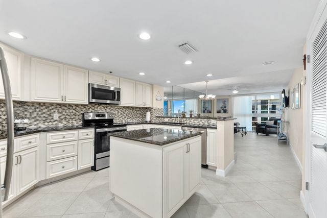 2700 N Highway A1a 902, Fort Pierce, FL 34949