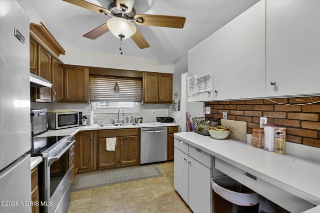 2630 7th Street, Apt B, Maumee, OH 43537