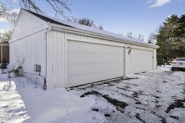 2630 7th Street, Apt B, Maumee, OH 43537