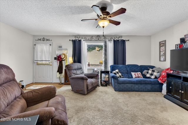 2630 7th Street, Apt B, Maumee, OH 43537