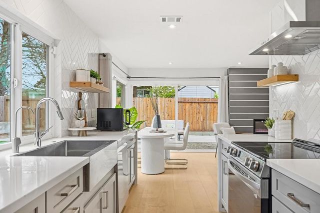 27947 Edgecliff Way, Hayward, CA 94542