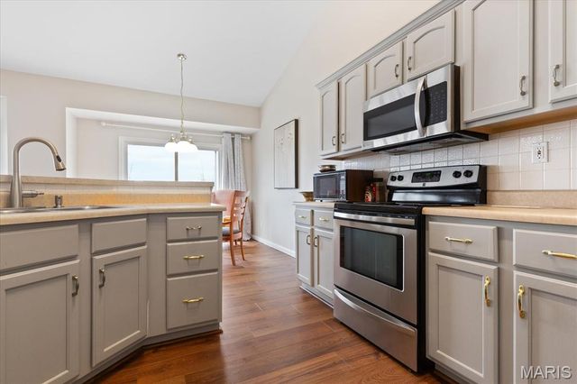 2919 Mac Arthur Drive 29, St Charles, MO 63301