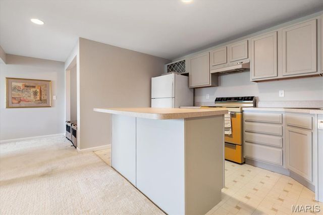 2919 Mac Arthur Drive 29, St Charles, MO 63301