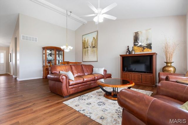 2919 Mac Arthur Drive 29, St Charles, MO 63301