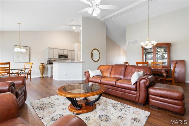 2919 Mac Arthur Drive 29, St Charles, MO 63301