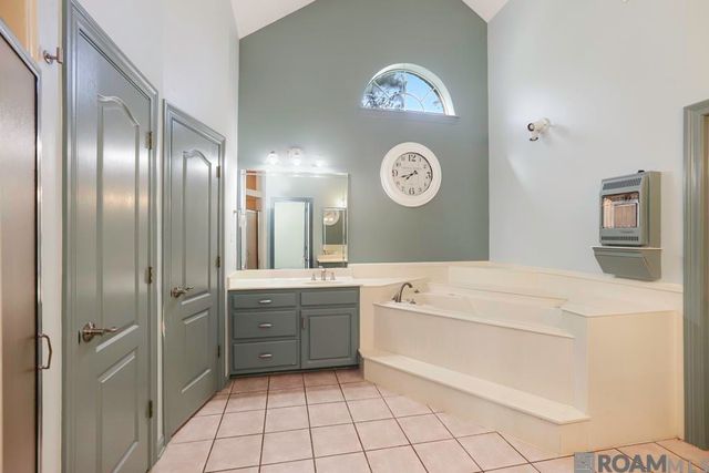 1227 E Eva St, Gonzales, LA 70737