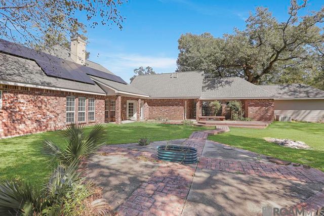 1227 E Eva St, Gonzales, LA 70737