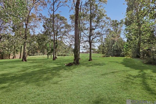 1227 E Eva St, Gonzales, LA 70737