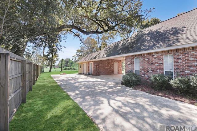 1227 E Eva St, Gonzales, LA 70737