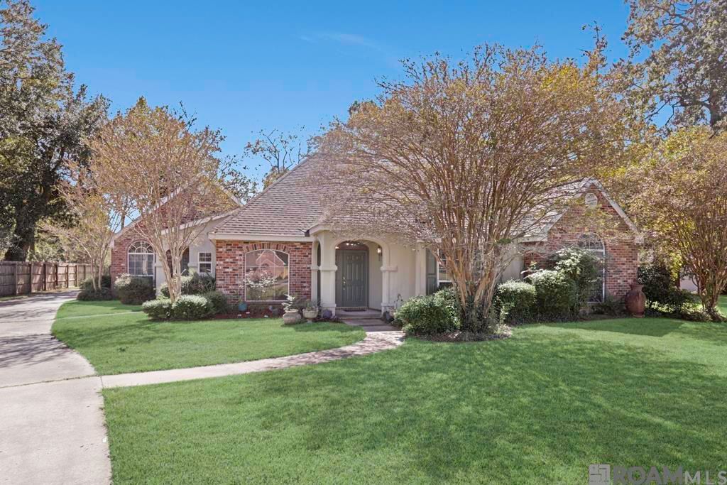 1227 E Eva St, Gonzales, LA 70737