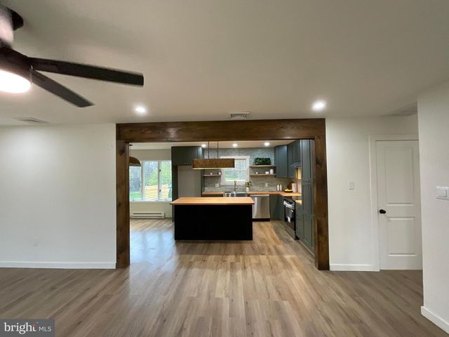 1067 BROADVIEW DR, Jim Thorpe, PA 18229