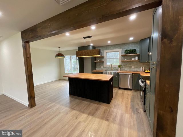 1067 BROADVIEW DR, Jim Thorpe, PA 18229