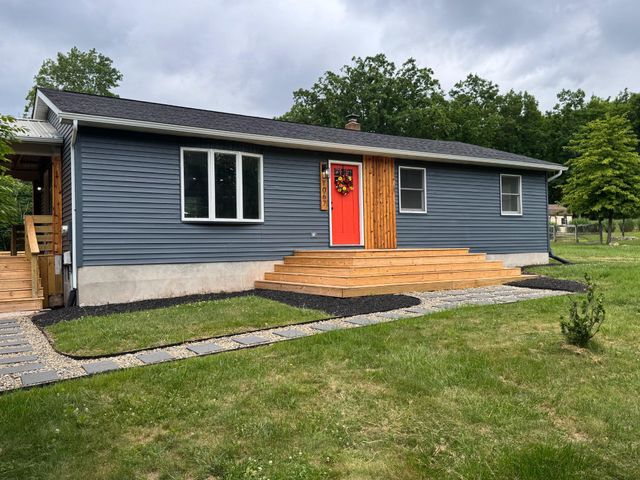 1067 BROADVIEW DR, Jim Thorpe, PA 18229