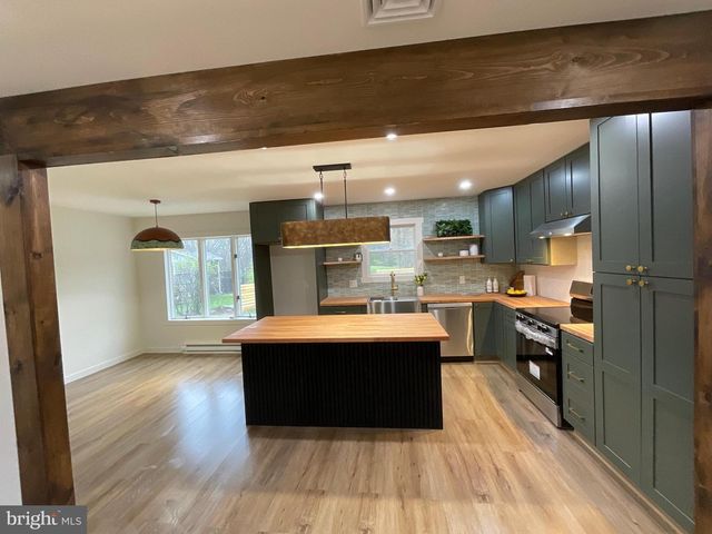 1067 BROADVIEW DR, Jim Thorpe, PA 18229