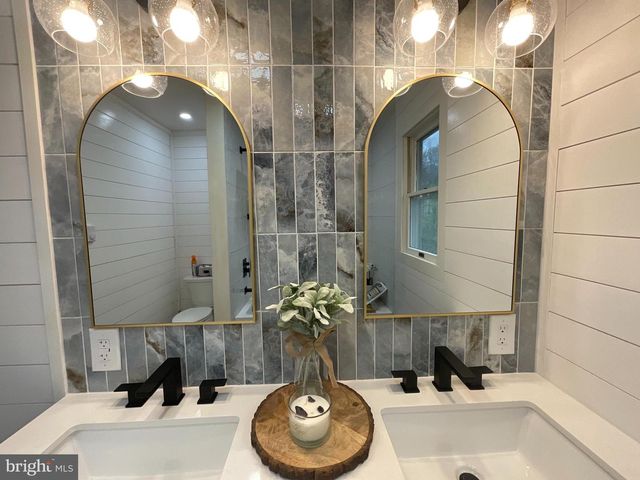 1067 BROADVIEW DR, Jim Thorpe, PA 18229