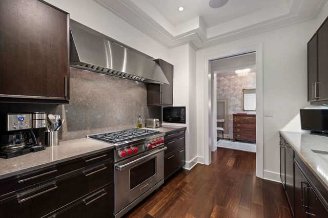 118 E ERIE Street 28F, Chicago, IL 60611